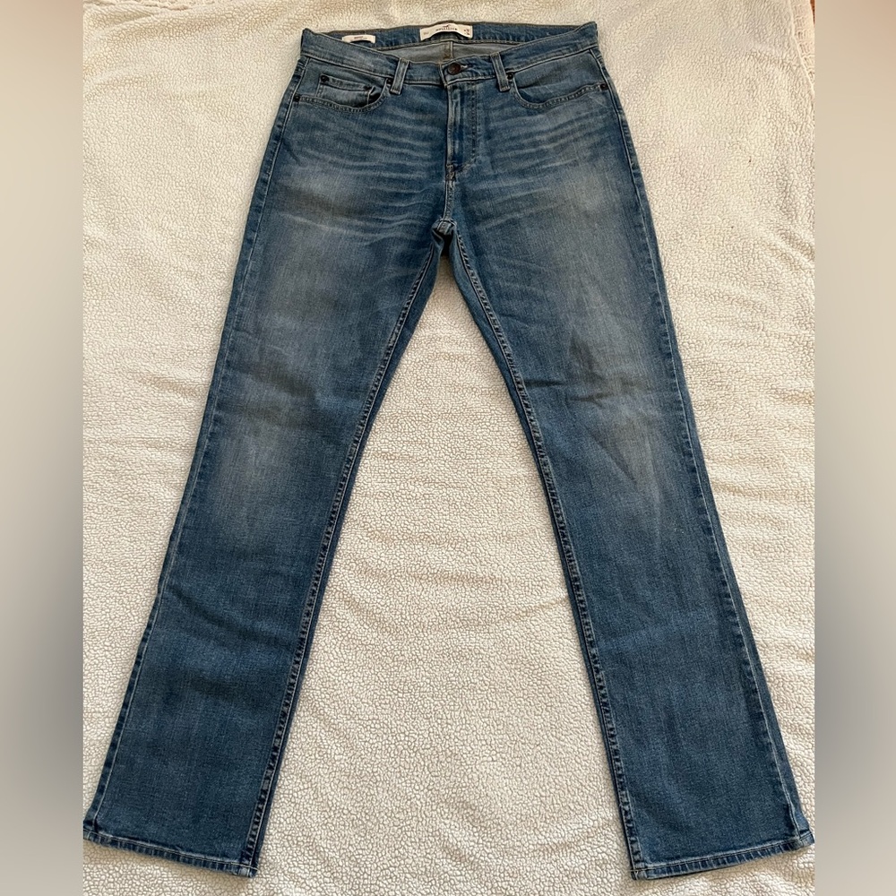 Hollister Men's Bootcut Jeans in Dark Blue